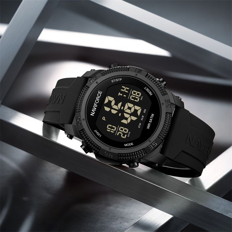 Naviforce 7104 ساعة عصرية رجال - مراجعة Watch Display Pillow وسعره
