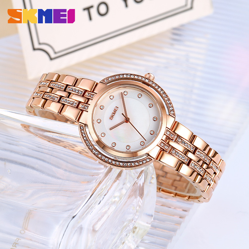 ساعات يد نسائية فاخرة بسوار من - مراجعة Analog Quartz Watch وسعره